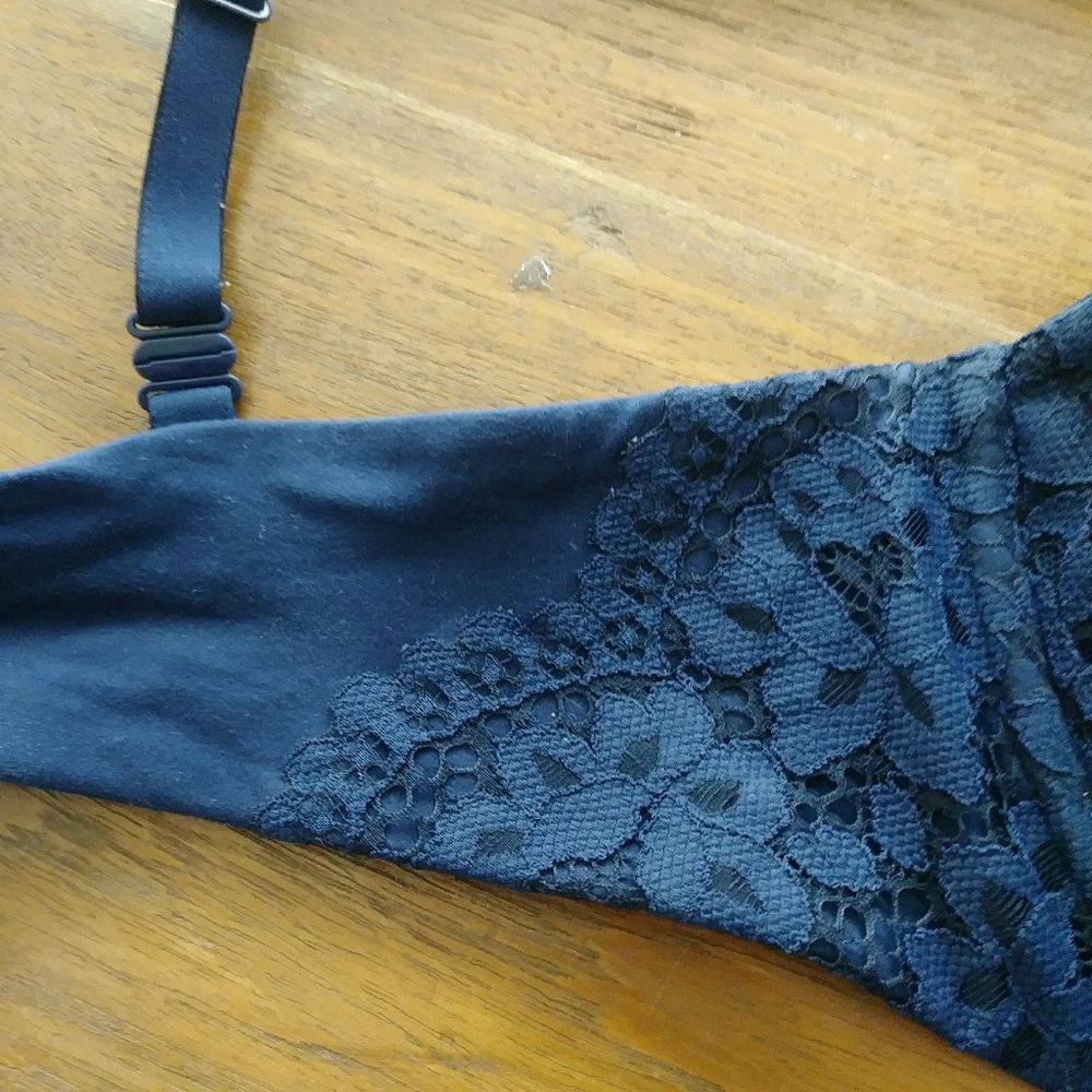 Victoria's Secret Demi Bra - Picture 2 of 3